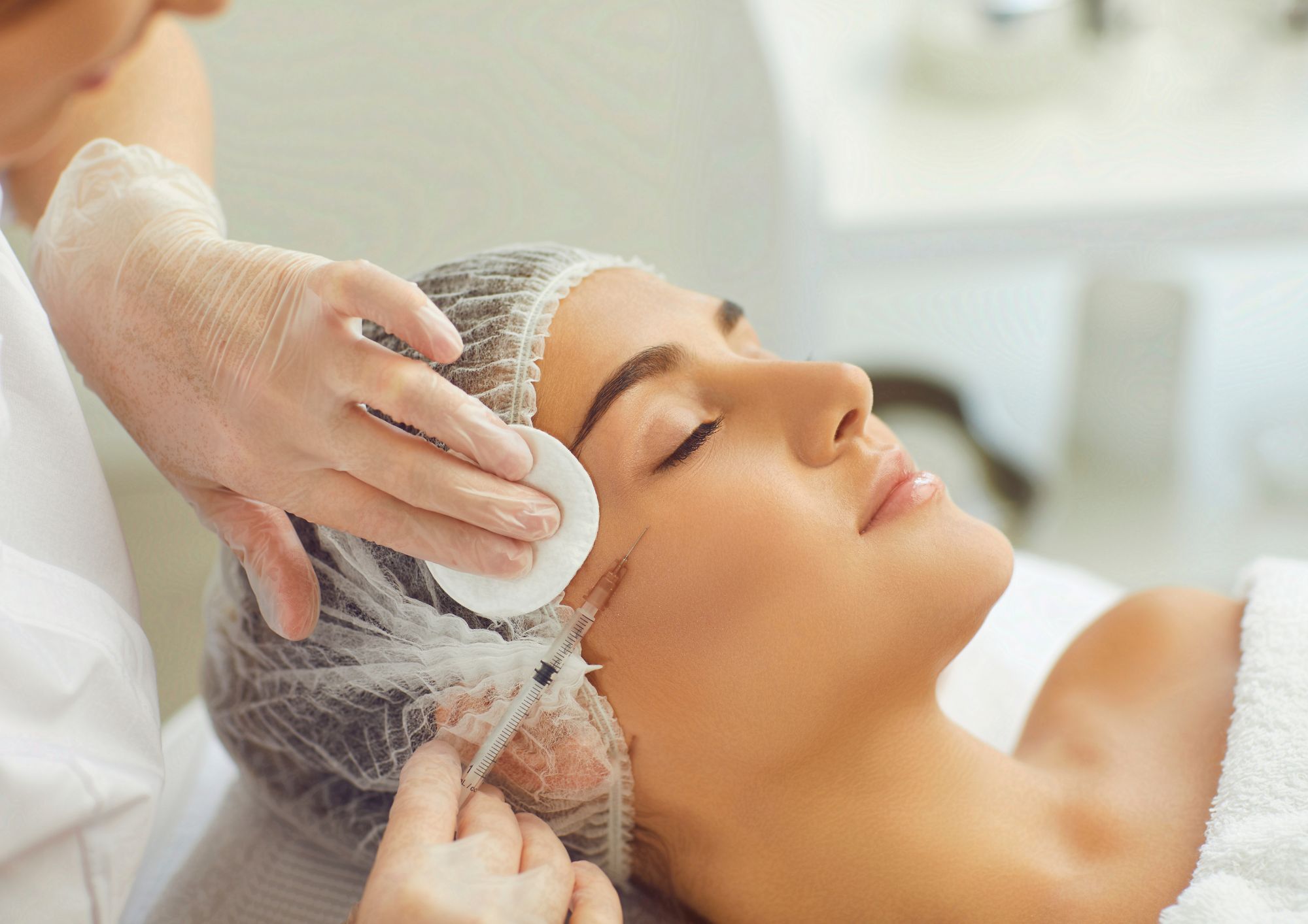 Perawatan wajah menyeluruh dengan teknologi skinbooster di klinik Kei Medika Aesthetic