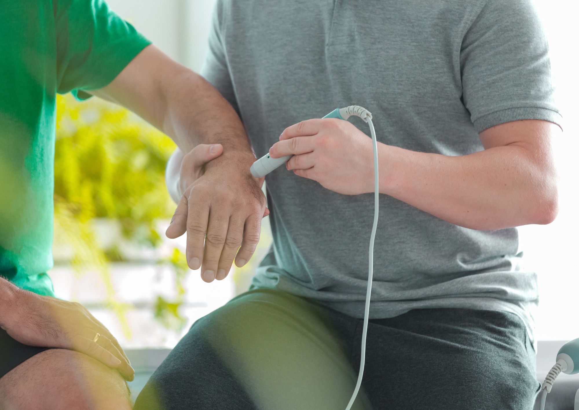 Terapi homecare Kei Medika bagi penderita rematik 